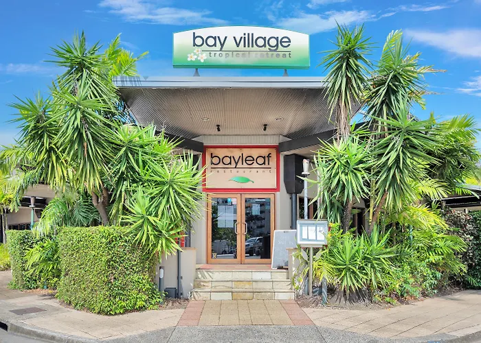 Bay Village Tropical Retreat & Apartments Cairns